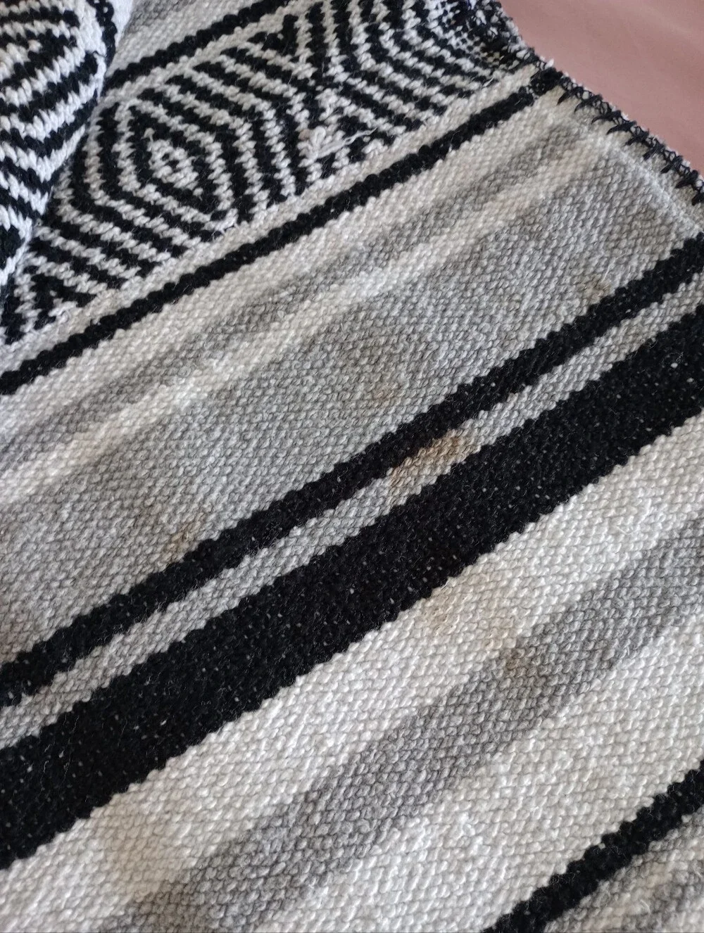 Black Canyon Outfitters Throw Blanket Mexican Falsa White Fringed 38x68